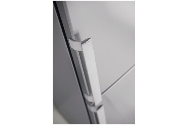 Lodówka Whirlpool WB70E973X