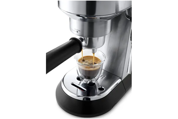 Ekspres De’Longhi Dedica EC685M kolbowy srebrny