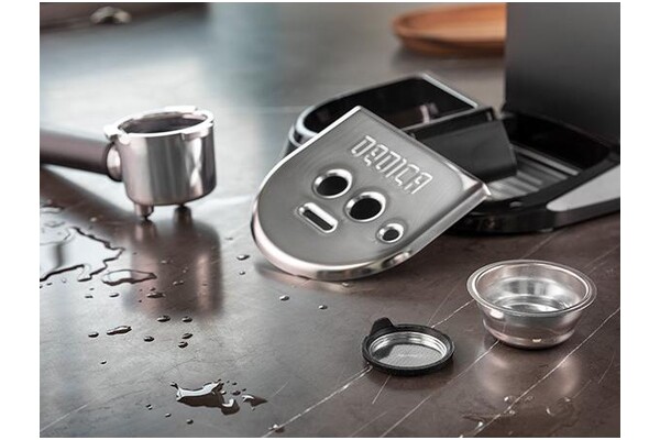 Ekspres De’Longhi Dedica EC685R kolbowy