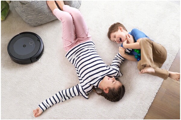 Odkurzacz iRobot I3 Roomba (i3154) robot sprzątający z pojemnikiem czarny