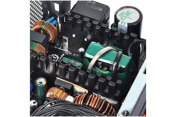 Thermaltake Smart 700W ATX