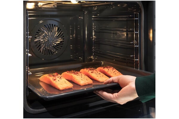 Piekarnik do zabudowy Electrolux EOB8S39H SteamBoost elektryczny Parowy czarny