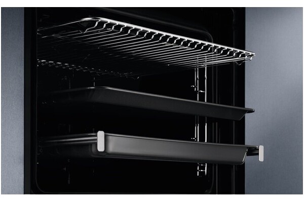 Piekarnik do zabudowy Electrolux EOB8S39WZ SteamBoost elektryczny Parowy czarny
