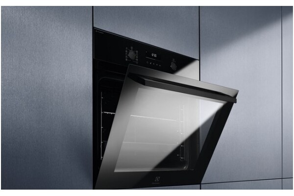 Piekarnik do zabudowy Electrolux EOD6C77WZ SteamBake elektryczny czarny