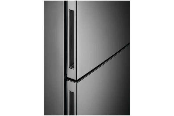 Lodówka Electrolux LNC7ME32X2