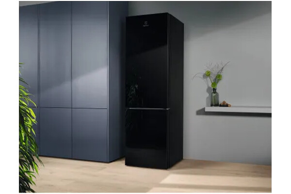 Lodówka Electrolux LNT7ME34K1