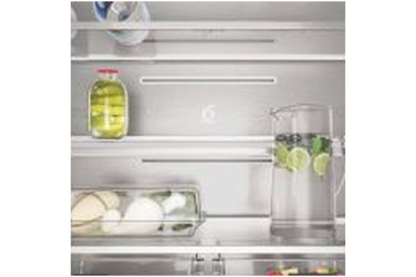 Lodówka Whirlpool WNF821E