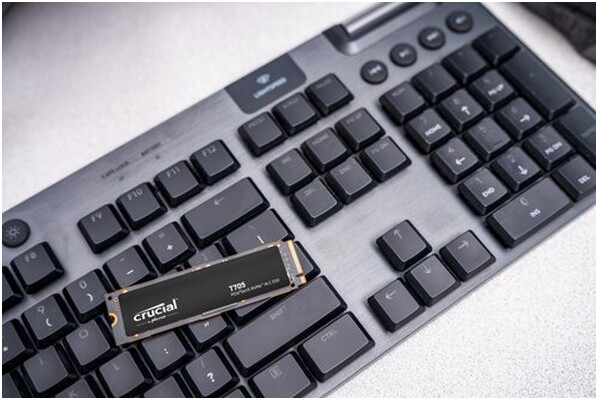 Dysk wewnętrzny Crucial T705 SSD M.2 NVMe 2TB