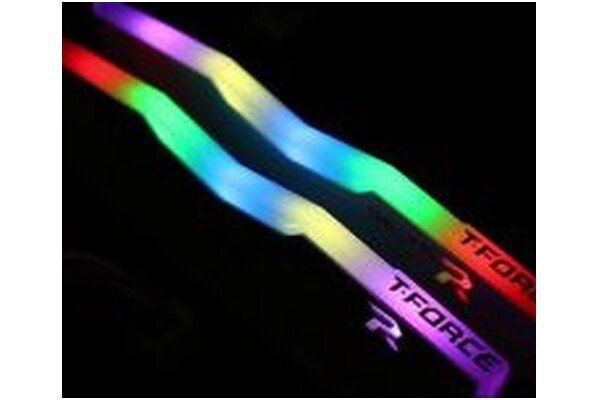 Pamięć RAM TeamGroup T-Force Delta RGB 32GB DDR4 3000MHz Z radiatorem 1.35V 16CL