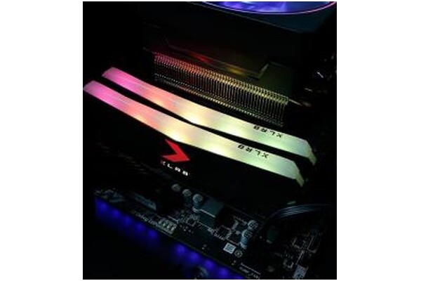 Pamięć RAM PNY XLR8 Epic-X Gaming RGB 32GB DDR4 3200MHz Z radiatorem 1.35V 16CL