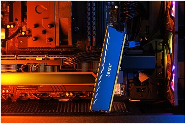 Pamięć RAM Lexar Thor OC 16GB DDR4 3600MHz Z radiatorem 1.35V 18CL