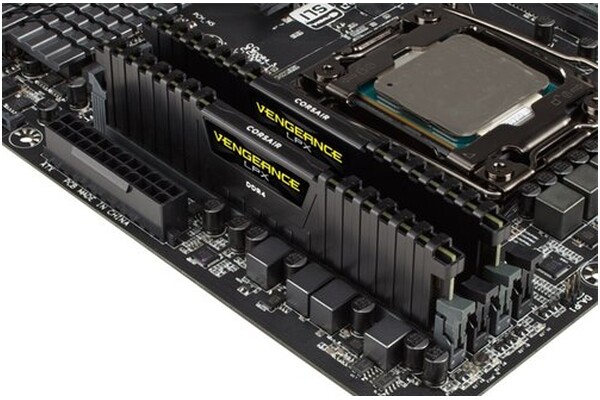Pamięć RAM CORSAIR Vengeance LPX 8GB DDR4 3000MHz Z radiatorem 1.35V 16CL