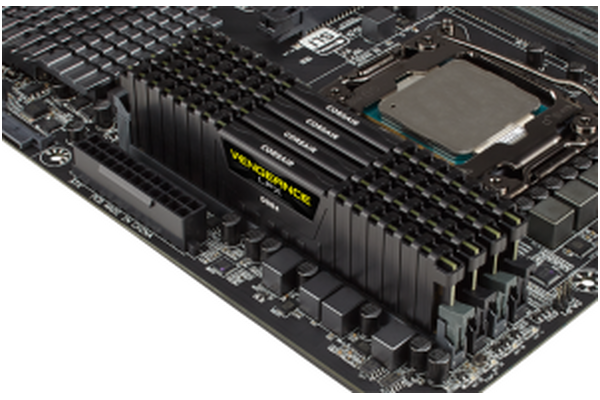 Pamięć RAM CORSAIR Vengeance LPX 8GB DDR4 2400MHz Z radiatorem 1.2V 14CL