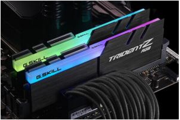 Pamięć RAM G.Skill Trident Z RGB 32GB DDR4 3000MHz Z radiatorem 1.35V 16CL
