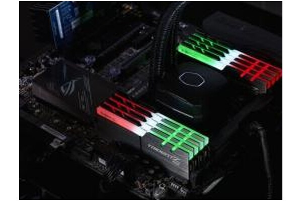 Pamięć RAM G.Skill Trident Z RGB 32GB DDR4 3600MHz Z radiatorem 1.35V 18CL