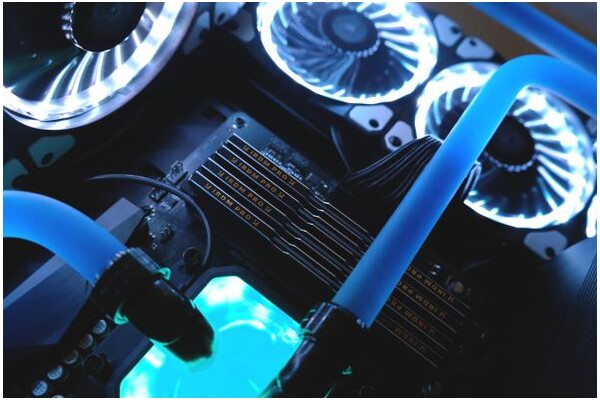 Pamięć RAM GoodRam IRDM Pro Pitch Black 8GB DDR4 4000MHz Z radiatorem 1.35V 18CL