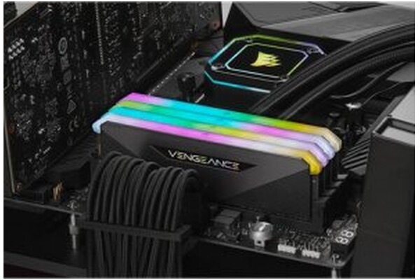Pamięć RAM CORSAIR Vengeance RGB RT 16GB DDR4 4000MHz Z radiatorem 1.35V 18CL