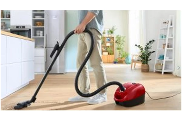 Odkurzacz Bosch BGD38RD1H tradycyjny workowy 600W czerwony