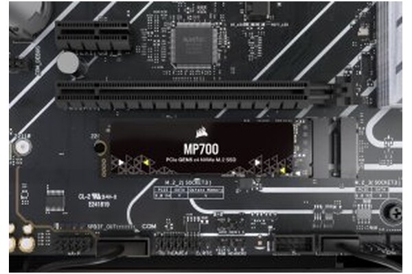 Dysk wewnętrzny CORSAIR MP700 SSD M.2 NVMe 2TB