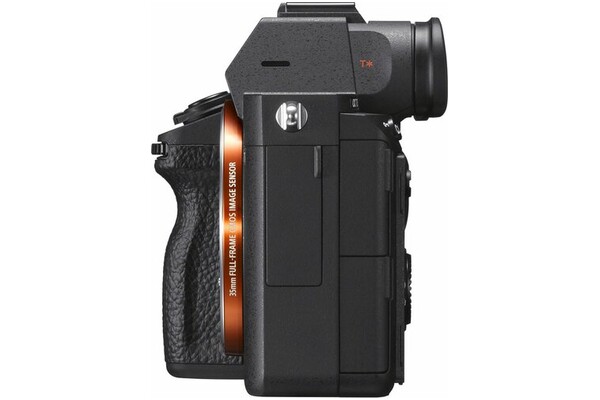 Aparat bezlusterkowy Sony ILCE-7 - czarny + 28-70