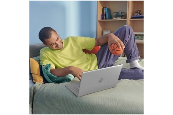 Laptop HP HP 17 17.3" Intel Core i7 INTEL Iris Xe 32GB 512GB SSD M.2 Windows 11 Professional