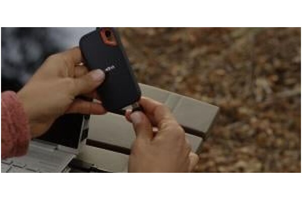 Dysk zewnętrzny SSD SanDisk Extreme Portable 500GB czarno-pomarańczowy