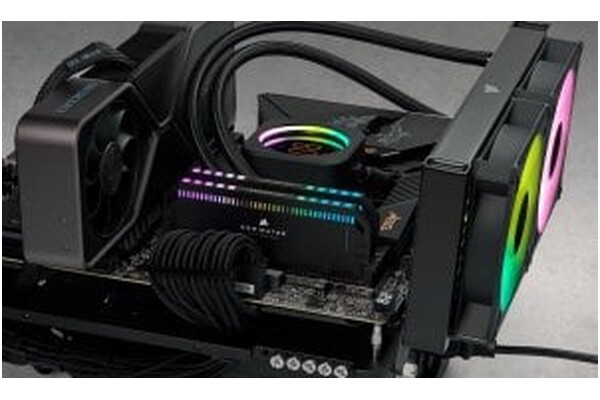 Pamięć RAM CORSAIR Dominator Platinum RGB 64GB DDR5 6400MHz Z radiatorem 1.4V 32CL