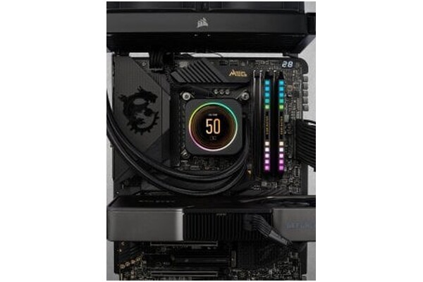 Pamięć RAM CORSAIR Dominator Platinum RGB 64GB DDR5 6400MHz Z radiatorem 1.4V 32CL