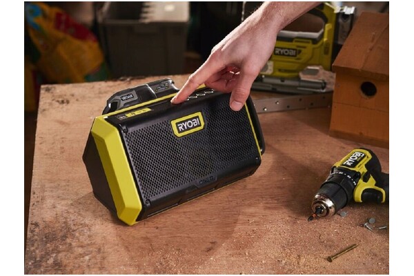 głośnik Bluetooth RYOBI RBT18-0 czarno-zielony