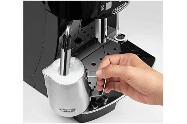 Ekspres De’Longhi Magnifica ECAM21110B automatyczny