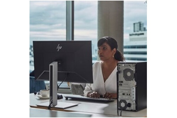HP 400 8GB DDR4 250GB SSD Windows 11 Professional