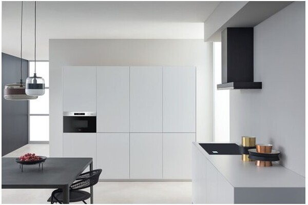 Kuchenka mikrofalowa Whirlpool AMW404IX