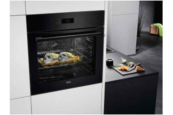 Piekarnik do zabudowy AEG-Electrolux BSE782380B elektryczny czarny