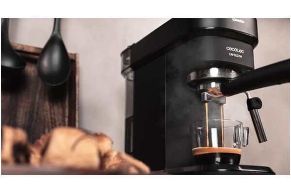 Ekspres Cecotec Cafelizzia 790 kolbowy czarny